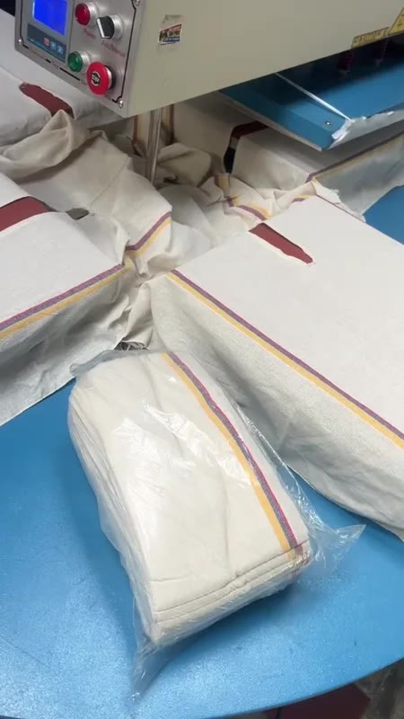 Piezas textiles durante el proceso de producción en Sublitex